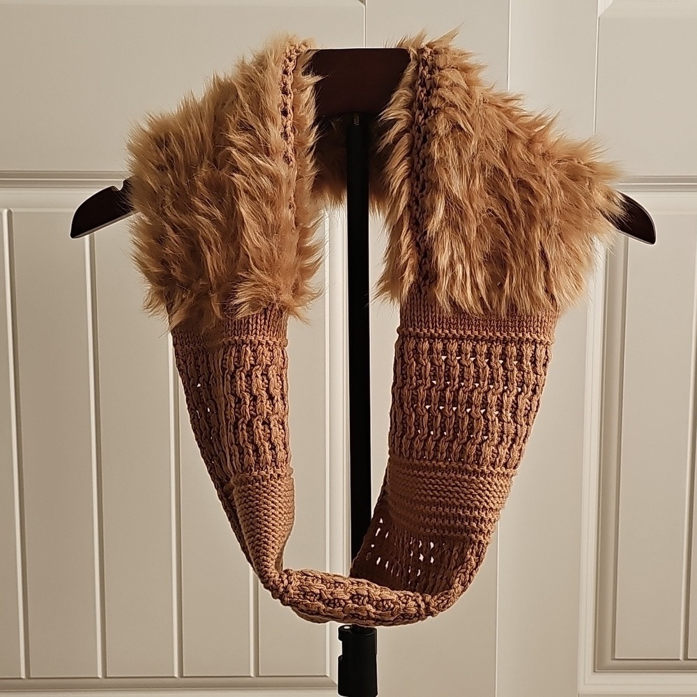 CAbi Tigress Scarf OS - Picture 7 of 7